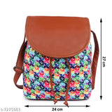 Crossbody bag with floral print on a canvas fabric, adjustable strap