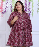 Multicolor cotton A-line dress with three-quarter sleeves, printed net pattern, available in sizes XXL to 8XL, on mannequin
