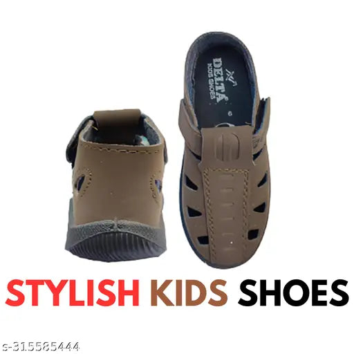 Children's brown sandal shoes by Deconds, free pair of socks with purchase