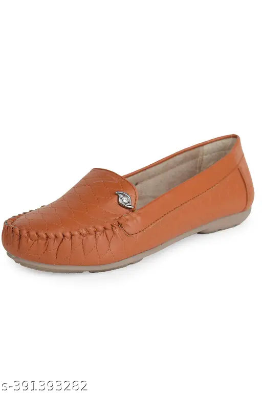 Synthetic leather bellies for girls and women - Stylish, comfortable, Indian handmade with memory foam insole. Solid design in various sizes (IND-3 to IND-7). Made in India