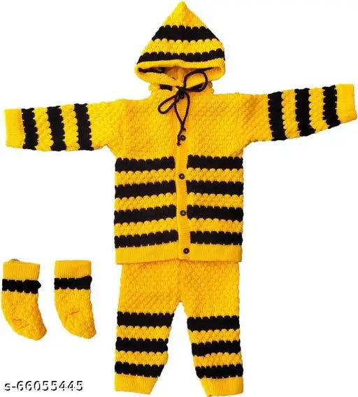 Woolen new born baby sleeper set, solid color & long sleeve design for winter, sizes 0-3 months, India origin