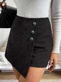 Black pleated skirt with three buttons
