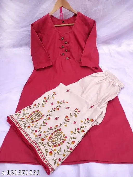 Embroidered cotton kurta plazzo set in solid net, three-quarter sleeves, India origin