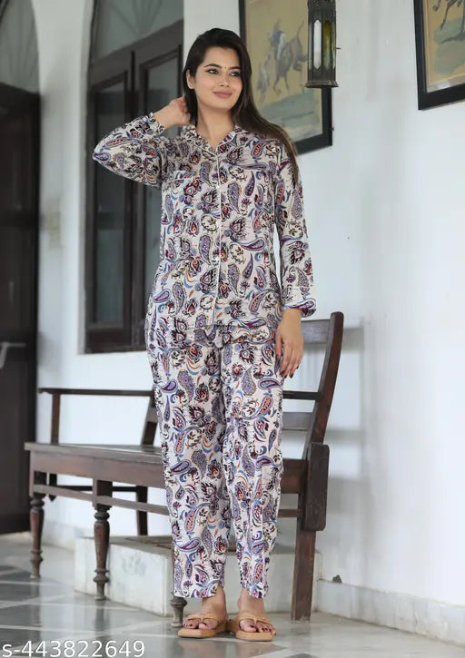 Black printed cotton night suit for women and girls, three-quarter sleeve pajama set, comfortable everyday wear, stylish sleepwear