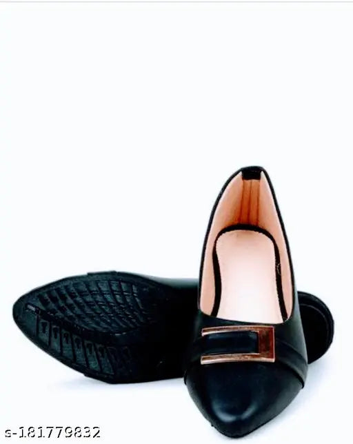 Synthetic leather comfortable ethnic sandals, solid pattern Bellies latest collection for girls and women (sizes: IND-3, IND-4, IND-5, IND-6, IND-8) on display stand