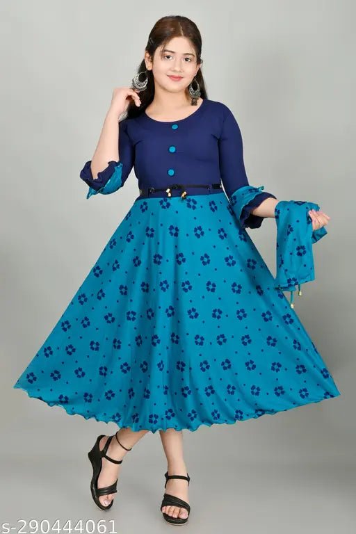Long blue chiffon dress with gathered waist and puff sleeves