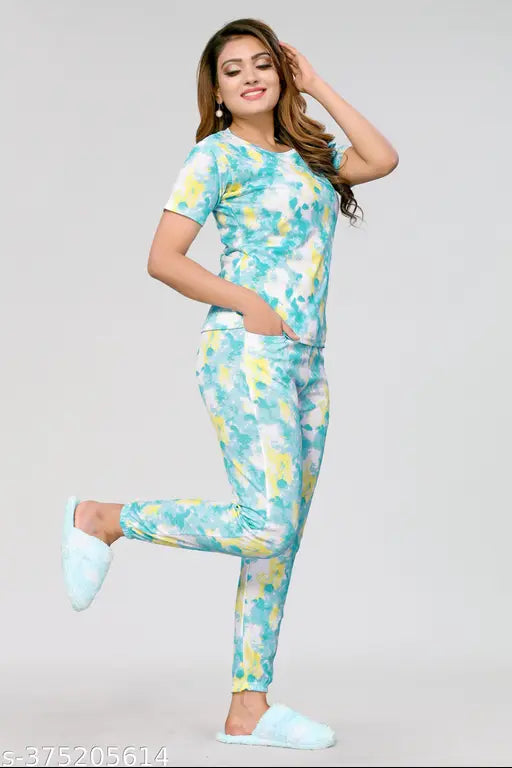 Siya adorable women's crepe nightsuit set in various sizes - Indian-made pyjama top and bottom