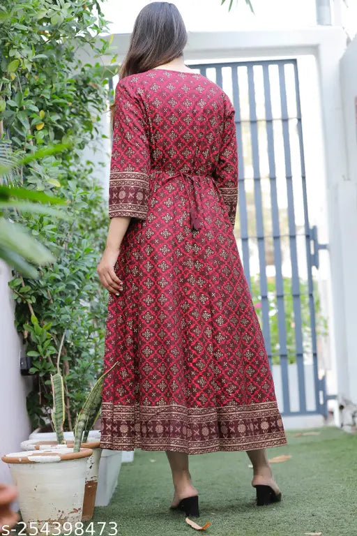 Maroon, embroidered, long kurta with three-quarter sleeves