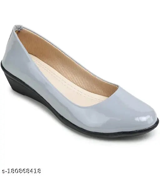 Patent leather women's bellies, solid design in sizes IND-3 to IND-8, Indian origin