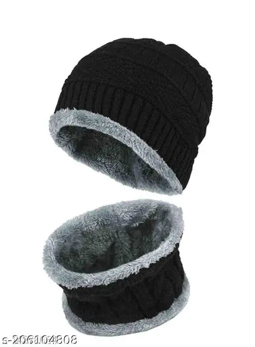 Black wool balaclava cap with fur pattern, onesize from India