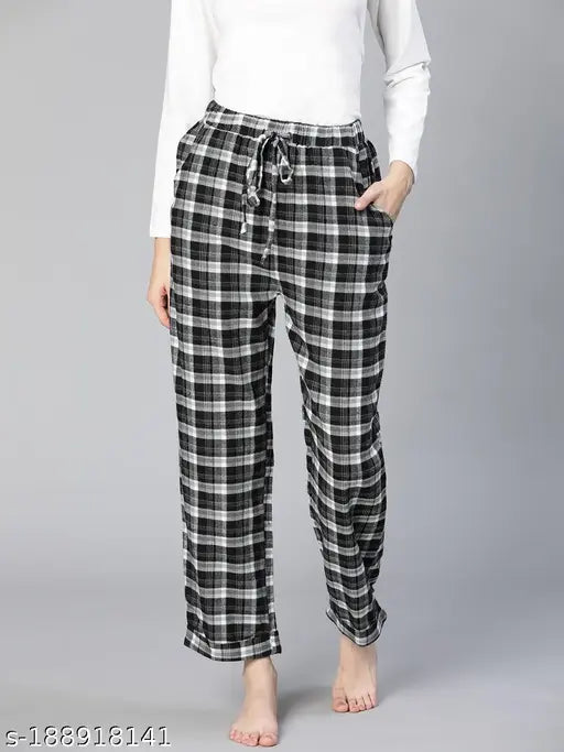 Cotton women's checkered print nightwear pajamas in black