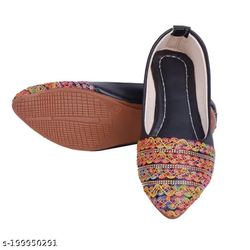 Patent leather women's ballerinas with closed back, stylish and comfortable for daily use, Indian-made Juttis blend well with dresses