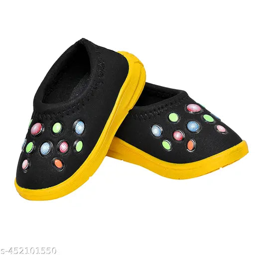 Black and yellow children's shoes with colorful dots, suitable for babies from 6 months to 4.5 years