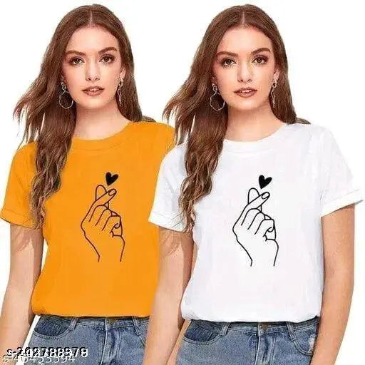 Printed cotton t-shirt for women, short sleeves, vibrant pattern. Made by Manvi Mall in India