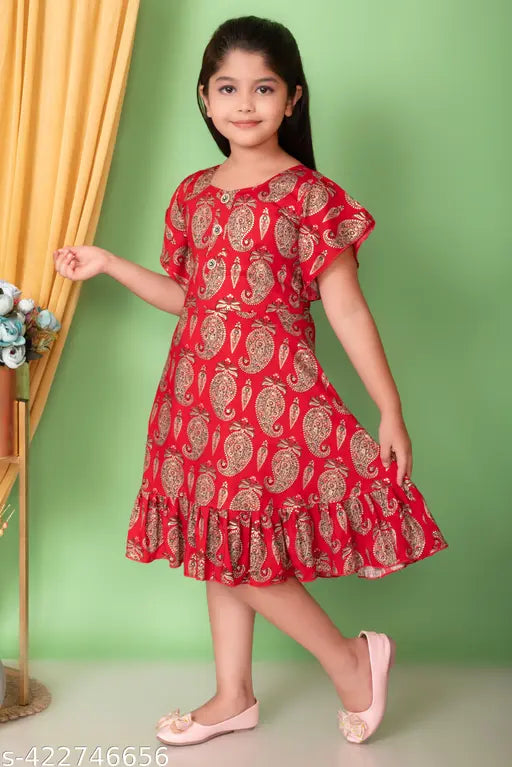 Red printed dress with puffy sleeves, short skirt