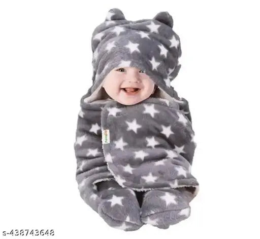 Soft pink star-print cotton ac blanket, perfect for baby swaddling and snuggly winter outings Main image