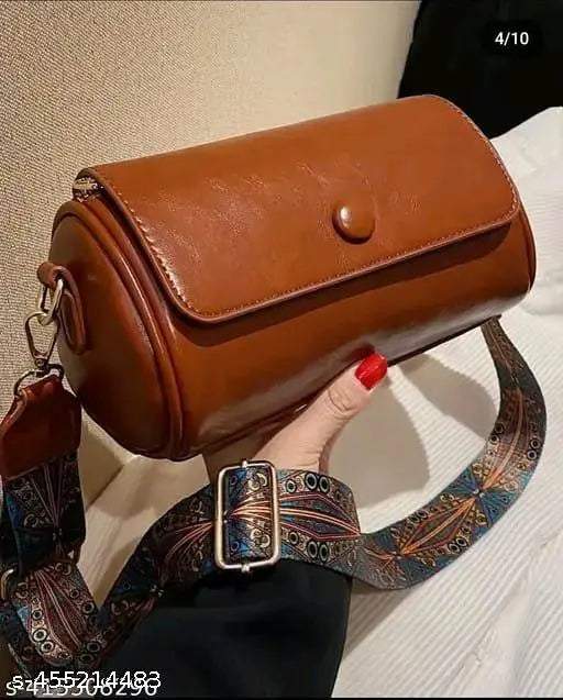 Brown leather hobo bag, shoulder strap