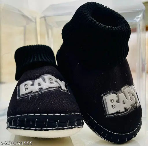 Cotton and EVA printed net baby bootie set (3 pieces) for newborn babies, suitable for activities, high quality, fashionable, and safe