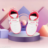 Pink casual light-up sports shoes with velcro closure for little kid, outdoors