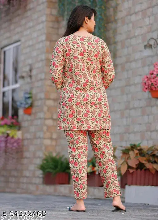 Printed rayon nightsuit, short sleeves, built-in bra, fire figure design, women's nightwear, India origin