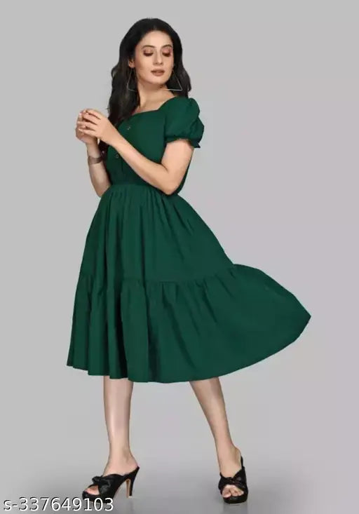 Green rayon casual dress, knee-length, round neck, full sleeves
