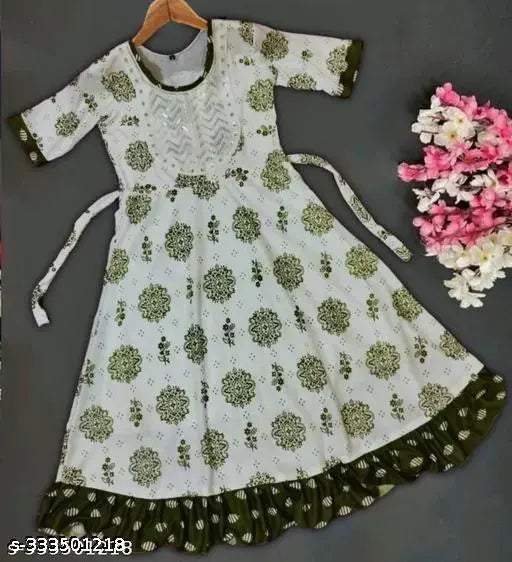 Trendy crepe three-quarter sleeve printed kurti for women, vibrant Indian fashion