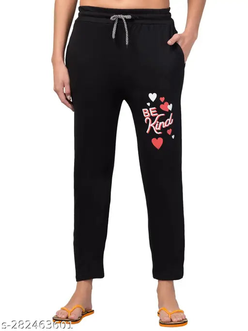 Trendy women's black pajamas with elastic waistband and pockets
