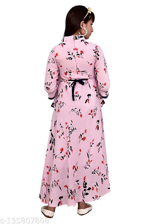 Long pink t-shirt dress with floral pattern, sleeveless, long skirt length