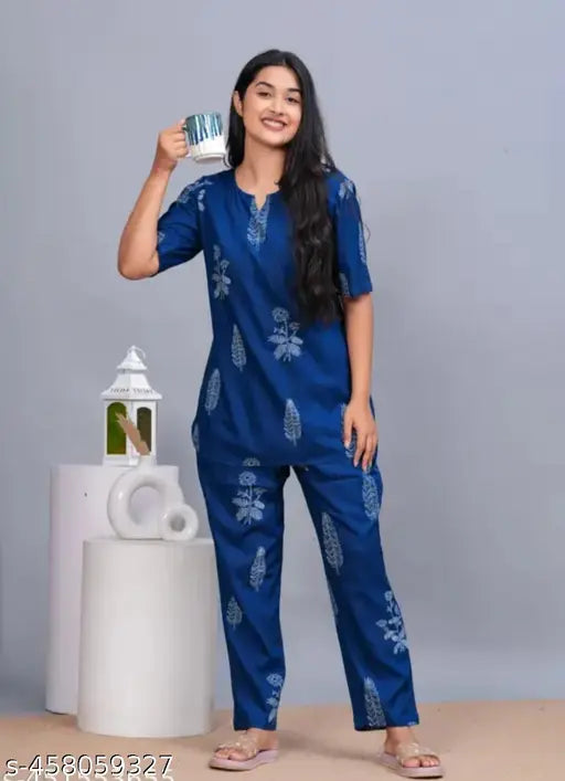 Blue rayon pyjamas with short sleeves, printed net pattern - size S to XXXL, Indian-made nightsuit on hanger