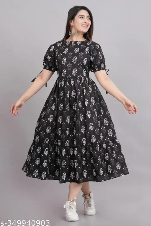 Women's cotton short-sleeve printed kurti, jaipuri style, single size options: M (38in bust), L (40in bust), XL (42in bust), XXL (44in bust). Indian handcrafted print on kurti