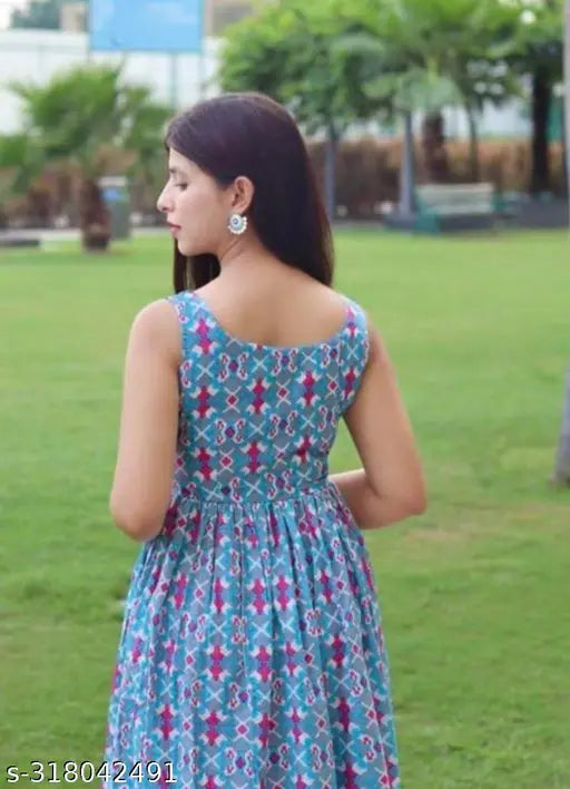 Blue printed rayon sleeveless kurti for women, elevating casual and special occasions. #KurtaDress #IndianFashion