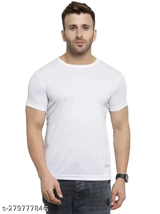 Men's solid polyester short-sleeve t-shirt in various sizes, made in India