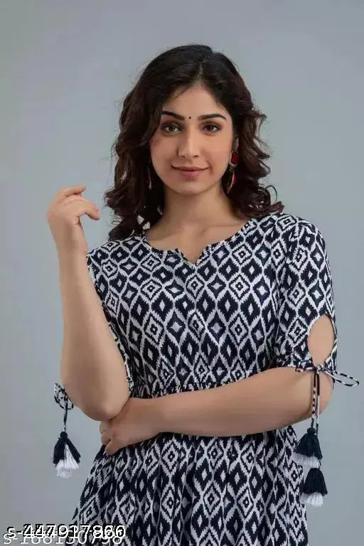 Black and white patterned cotton kameez on female model
