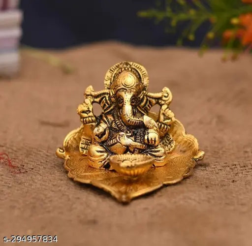 Metal hand-carved Indian Lord Ganesha diya statue, 9cmx5cmx12cm