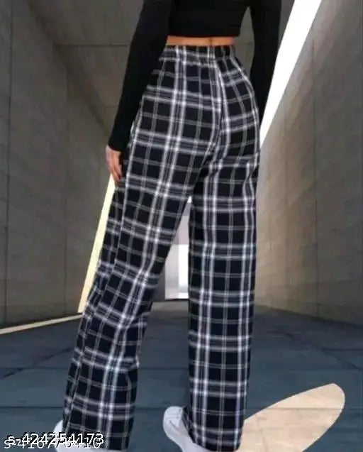 Black and white checkered pajama set, women's style, long sleeves, pants with elastic waistband
