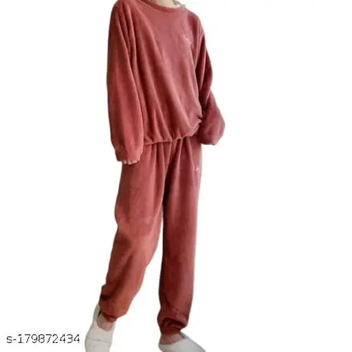 Woolen night suit for women in free size (40in bust, 34in waist, 39in length), soft and fine quality wool velvet, perfect for autumn, winter, spring cool days, casual style with long sleeves and round neck