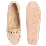 Women's beige bellies with ruffled details, gold decorative button closure