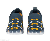 Kids' casual knitted shoes, light blinking design, suitable for 14 years old boys and girls