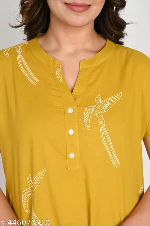 Cotton printed women's nightsuits, short-sleeved pyjamas with varied sizes and Indian origin