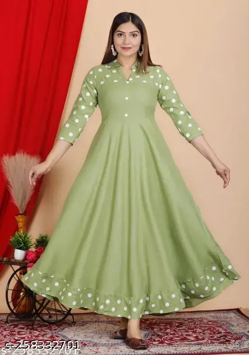 Green printed viscose rayon day-to-night kurta with three-quarter sleeves, India