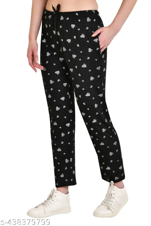 Trendy black leggings with cat print design