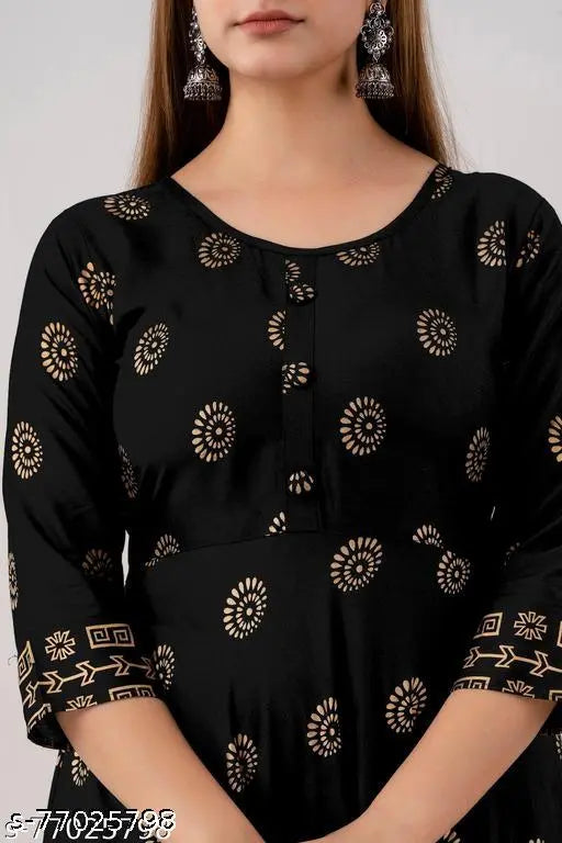 Green rayon long-sleeved printed kurti for festive party wear, ideal for casual and office events. Perfect for a friend's card party with fireworks and Indian festivities. Women's fashionable and stylish ethnic kurti, available at affordable prices. Made in India