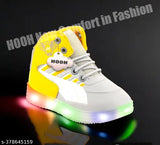 Children's light-up shoes with yellow and grey design, black laces