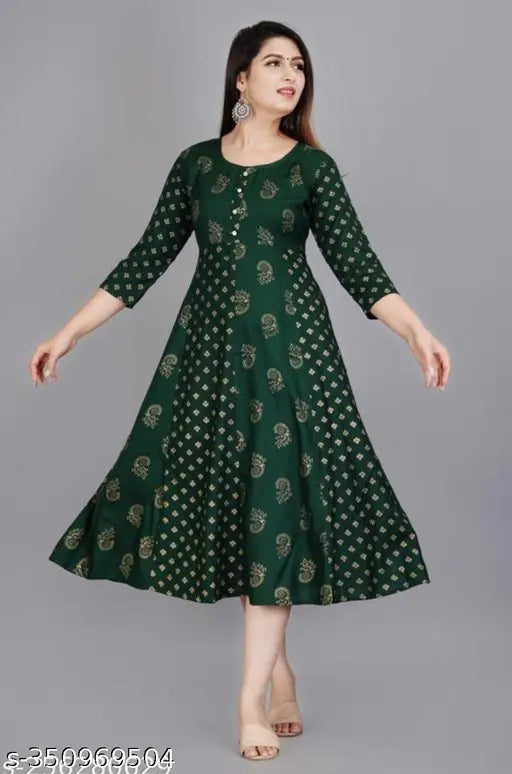 Green rayon Arjun 2 sleeveless top with three-quarter sleeves, printed combo design. M (38in bust), L (40in bust). Made in India