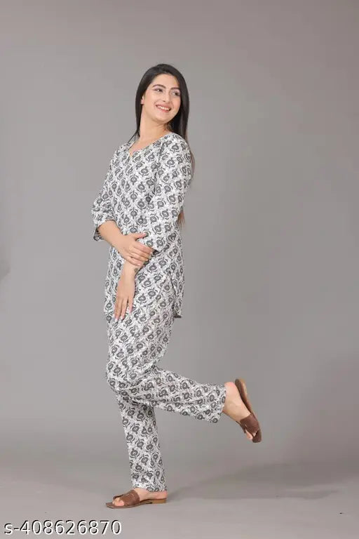 Women's stylish cotton short kurti with printed pant, trendy summer special - India
