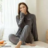 Wool winter warm nightsuit for ladies, solid color and long sleeves, perfect for cozy nights