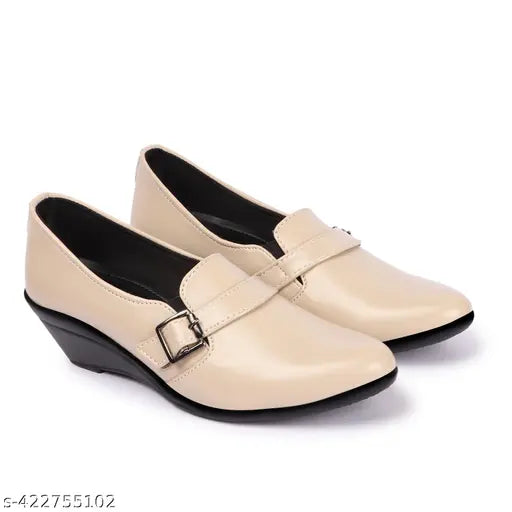 Synthetic bellies sandals, ultra comfortable daily wear wedges for women and college girls. Newly designed YoloYells Bellie shoe in various sizes (IND-3, IND-7, IND-8). Ideal for party wear, casual or work occasions. Lightweight, durable, and stylish with a block heel. Made in India