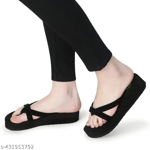 Woman's black ankle strap sandal, bellies style