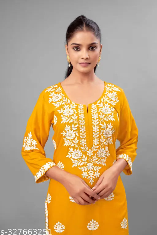 Rayon kurti and pant set with three-quarter sleeves, woven design on a single item. Indian women's fashion in M, L, XL, XXL, XXXL, 4XL, 5XL, 6XL sizes