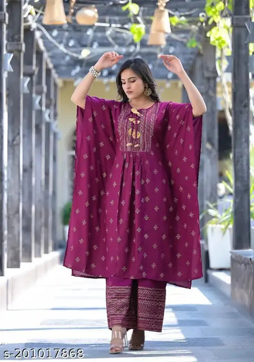 Rayon kaftan and pant set, printed pattern, short sleeves, trendy Indian fashion for women